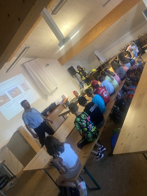 Grossansicht in neuem Fenster: 16.06.2023 Ein Besuch bei der Feuerwehr